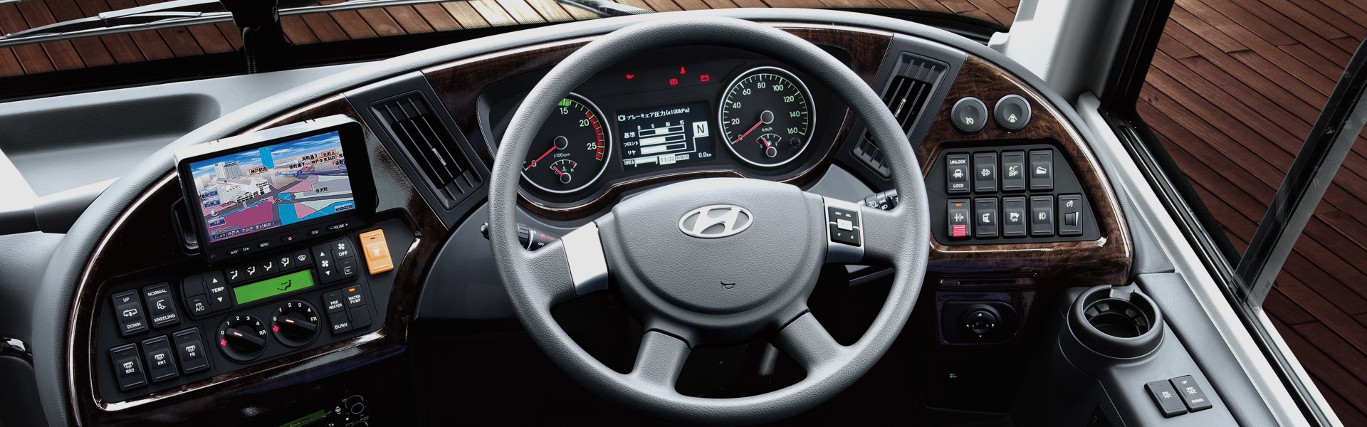 driver-space-wood-grain